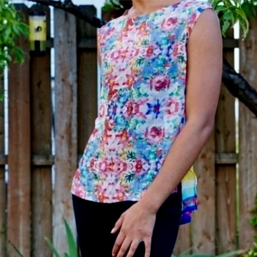 Daisy Fuentes Sheer Sleeveless Tank/Shell Top Mixed Floral/Stripes Sz M‎ #17H - Picture 2 of 7